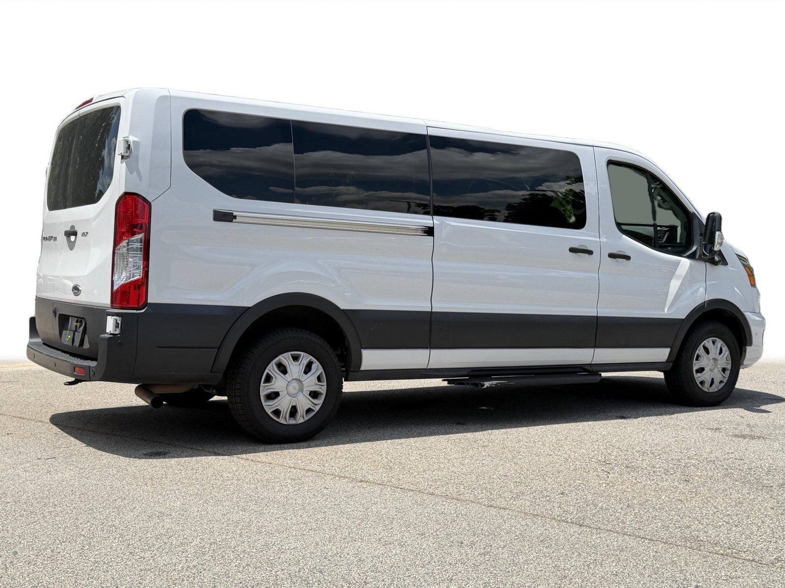 Used 2022 Oxford White Ford XLT image 22