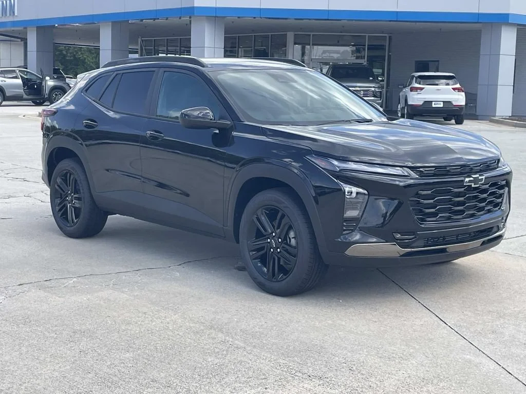 New 2026 Mosaic Black Metallic Chevrolet ACTIV image 5