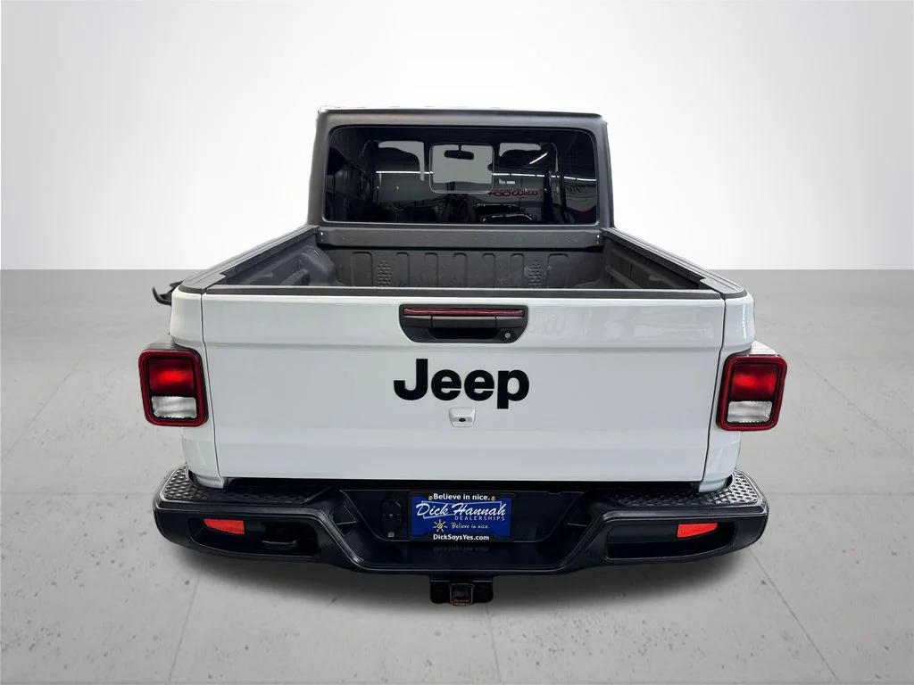 Used 2022 White Jeep Sport image 6