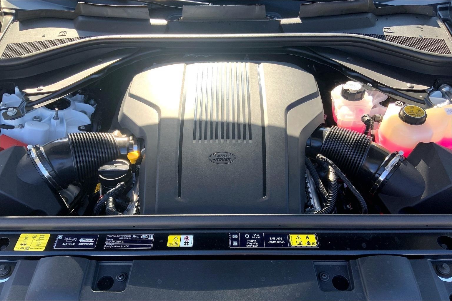 New 2026 Fuji White Land Rover Dynamic SE image 16