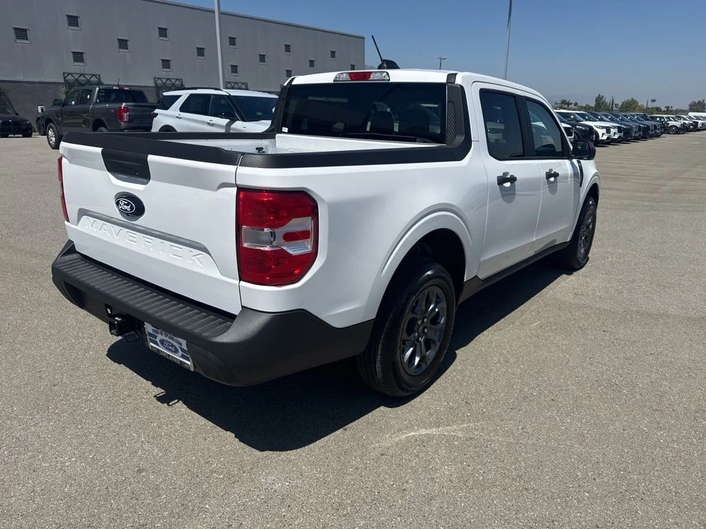 Used 2026 Oxford White Ford XLT image 6