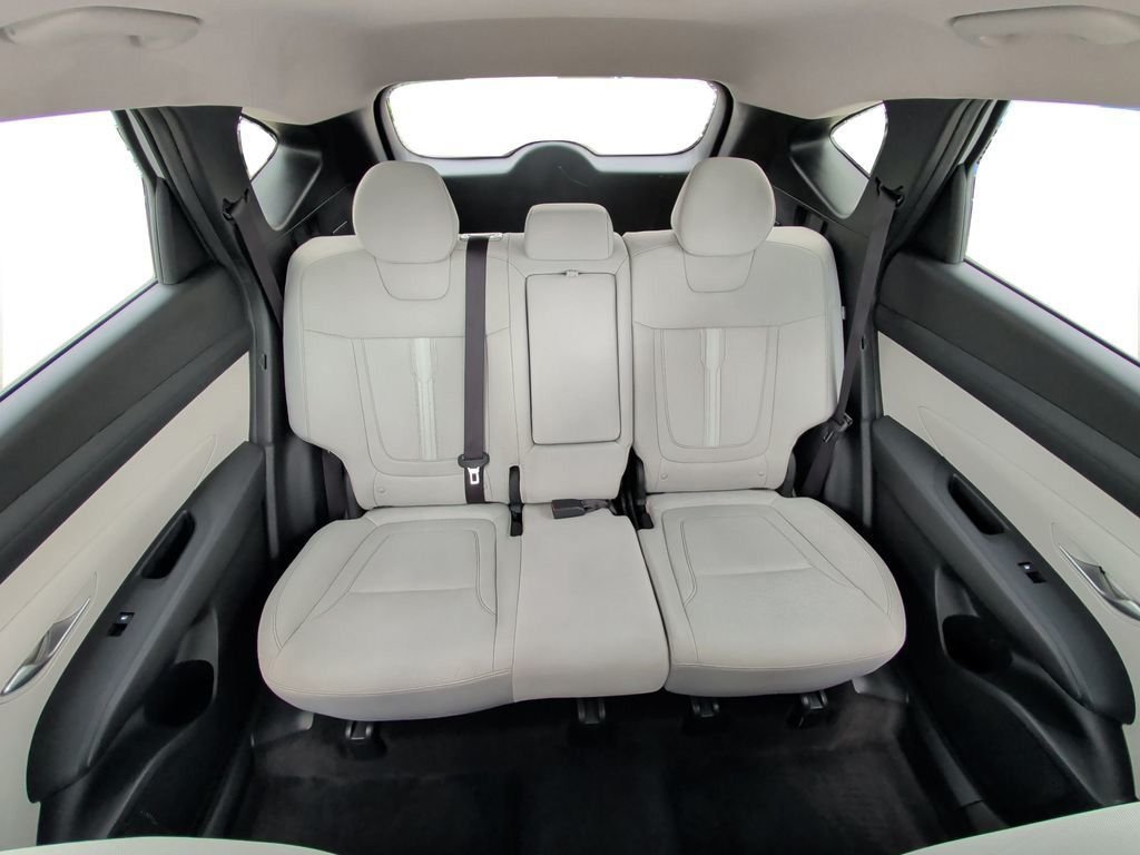 2025 Hyundai Tucson SEL - Photo 12
