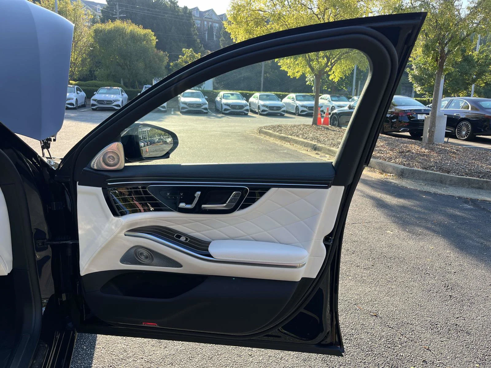 New 2027 Obsidian Black Metallic Mercedes-Benz S 580 4MATIC® Sedan image 46
