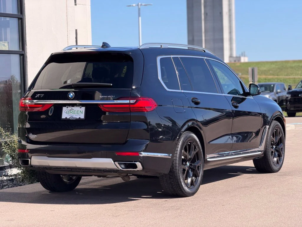 Used 2019 Black BMW xDrive40i image 5