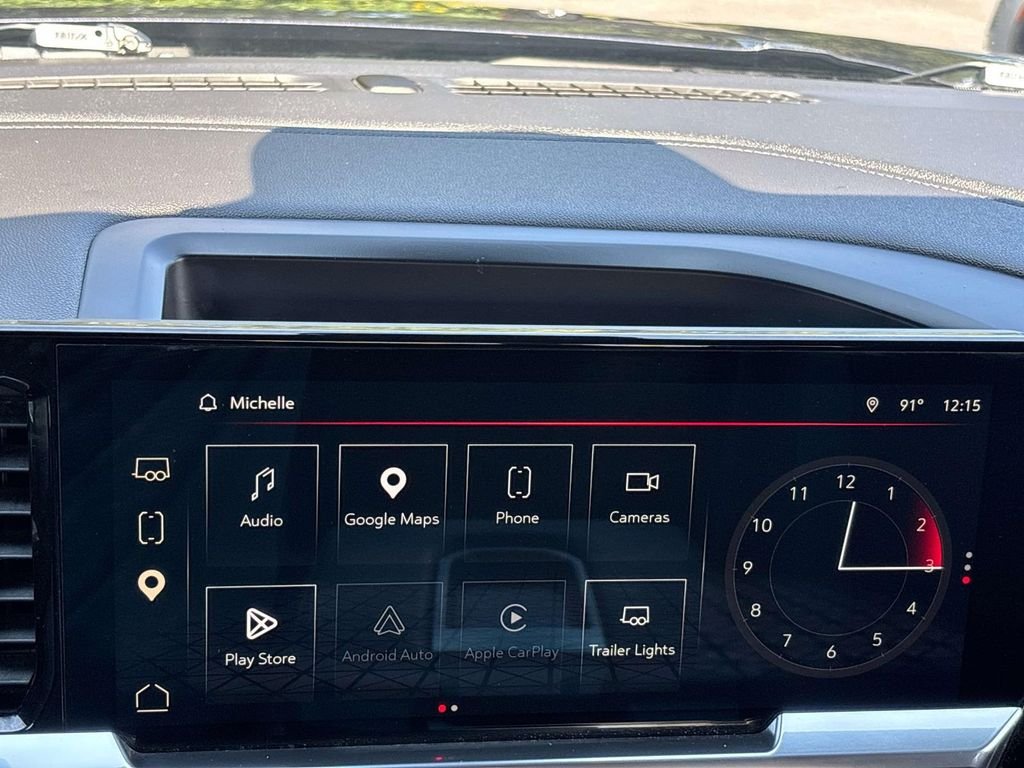 Used 2022 Silver GMC Elevation image 23