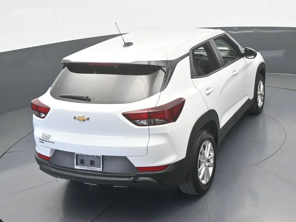 Used 2023 Summit White Chevrolet LS image 44