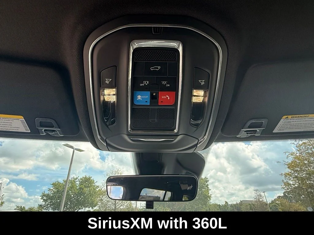 New 2026 Bright White Clear-Coat Exterior Paint Jeep Laredo Altitude image 11