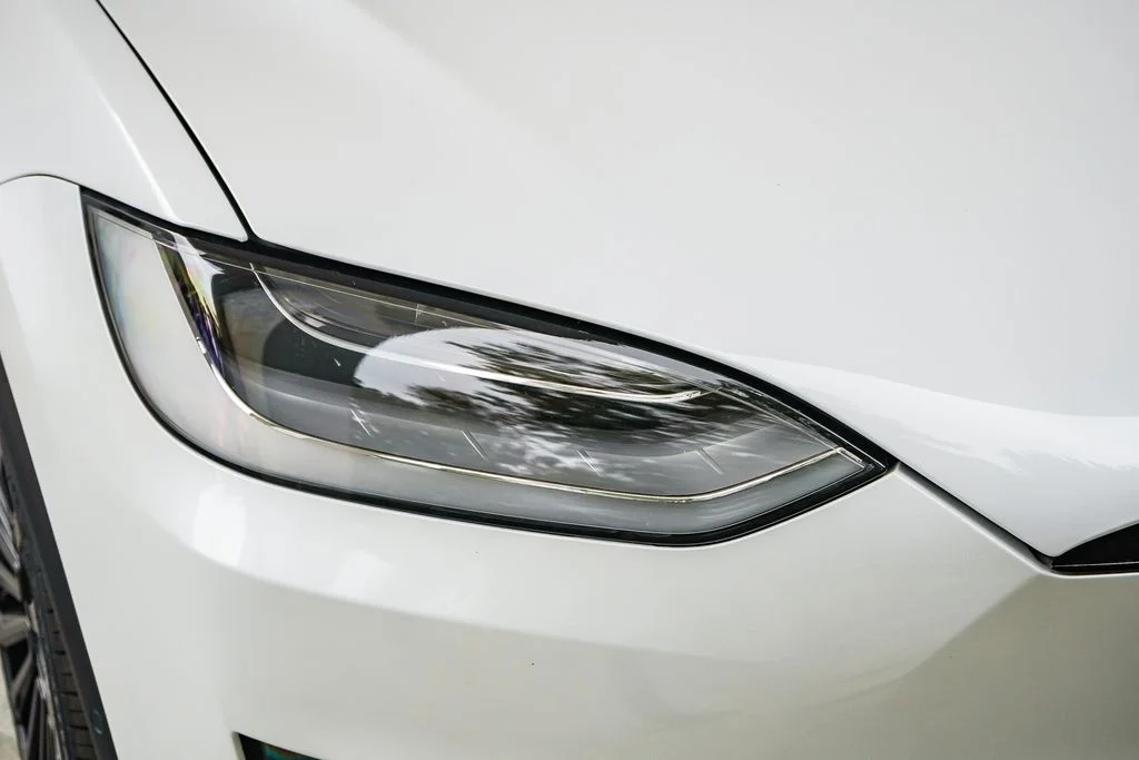 Used 2022 White Tesla Plaid image 8