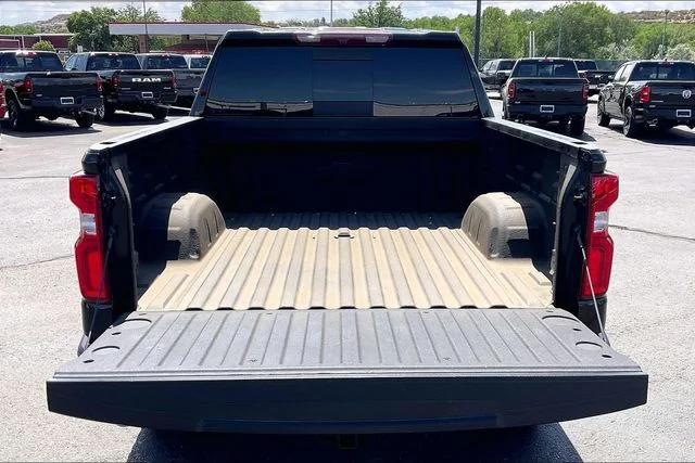 Used 2025 Black Chevrolet ZR2 image 30