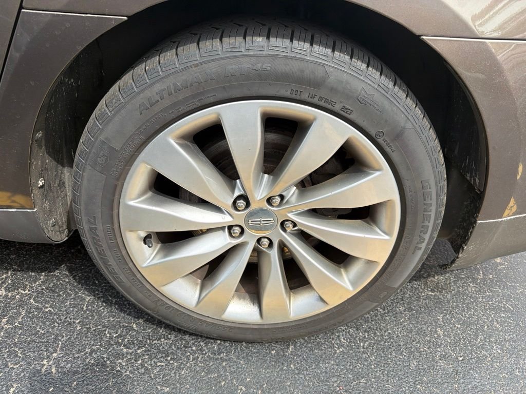 Used 2015 Brown Lincoln Base image 7