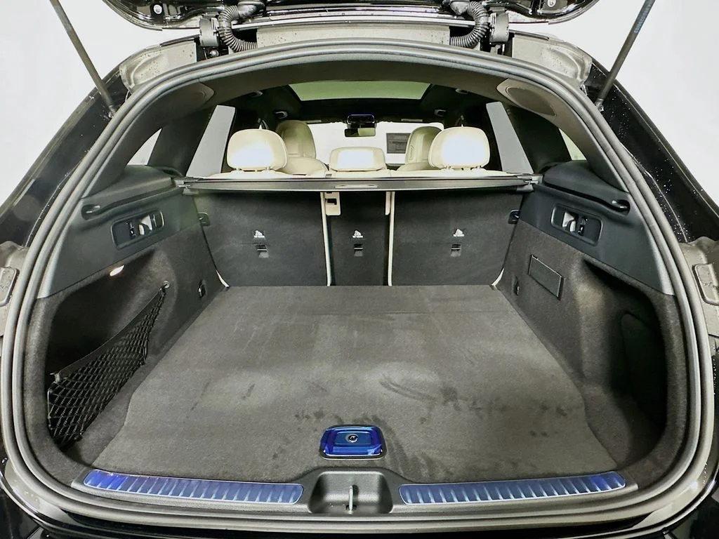 Used 2026 Black Mercedes-Benz GLC 300 image 27