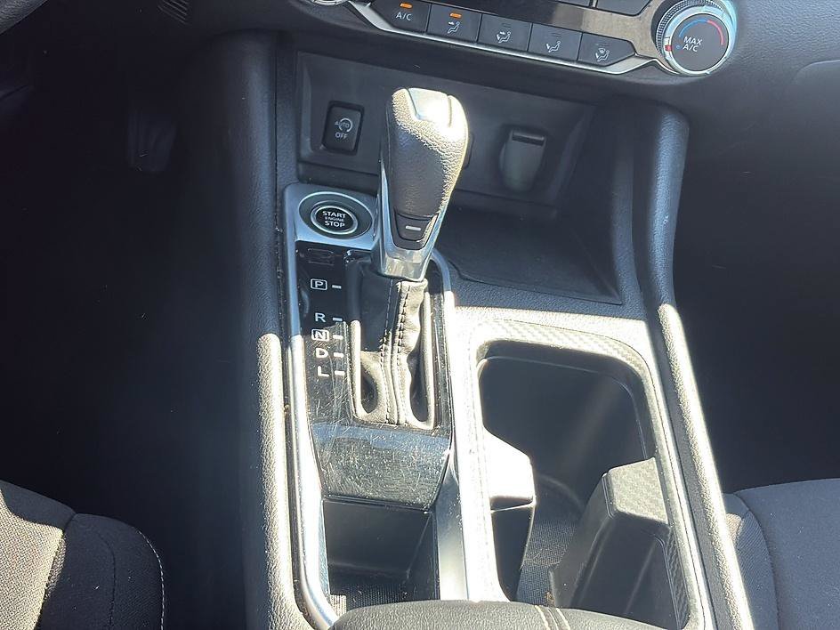 Used 2025 Aspen White Tricoat Nissan SV image 35