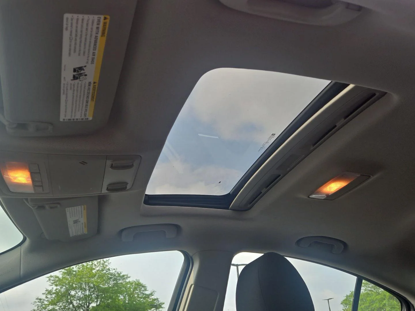 Used 2016 Summit White Chevrolet LT image 4