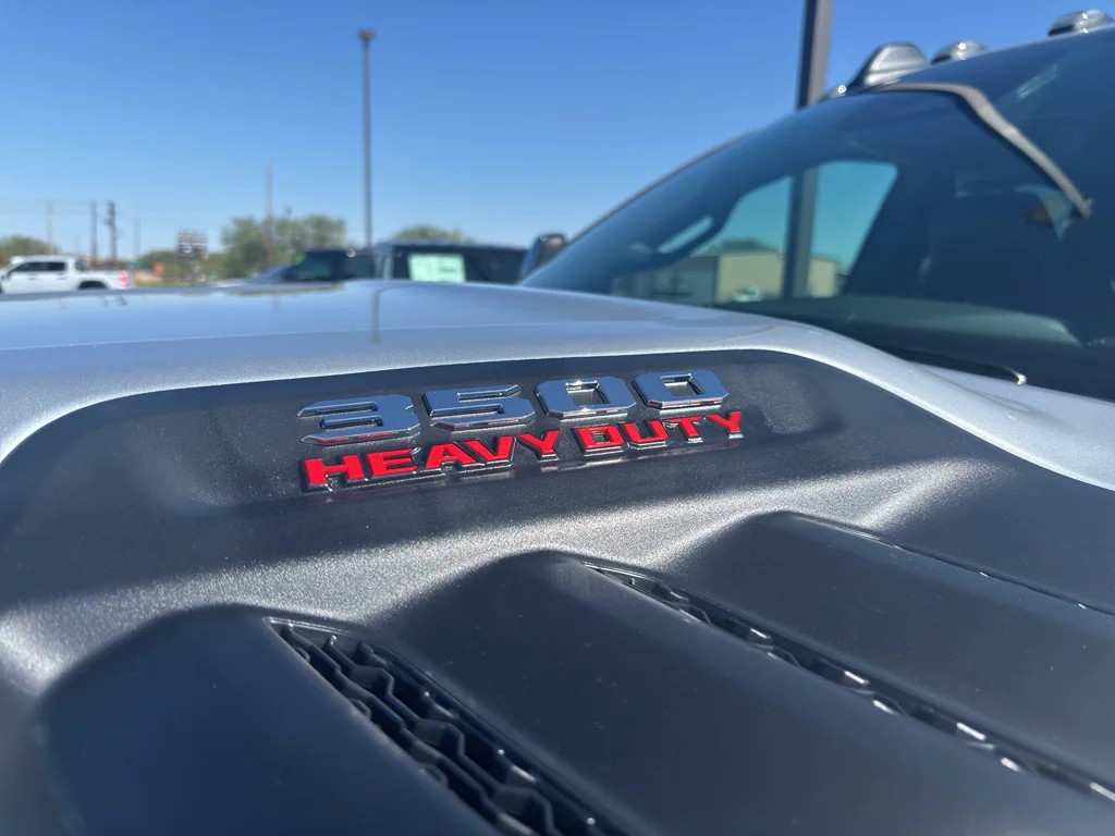 New 2026 Silver-Zynith Exterior Paint RAM Laramie image 8