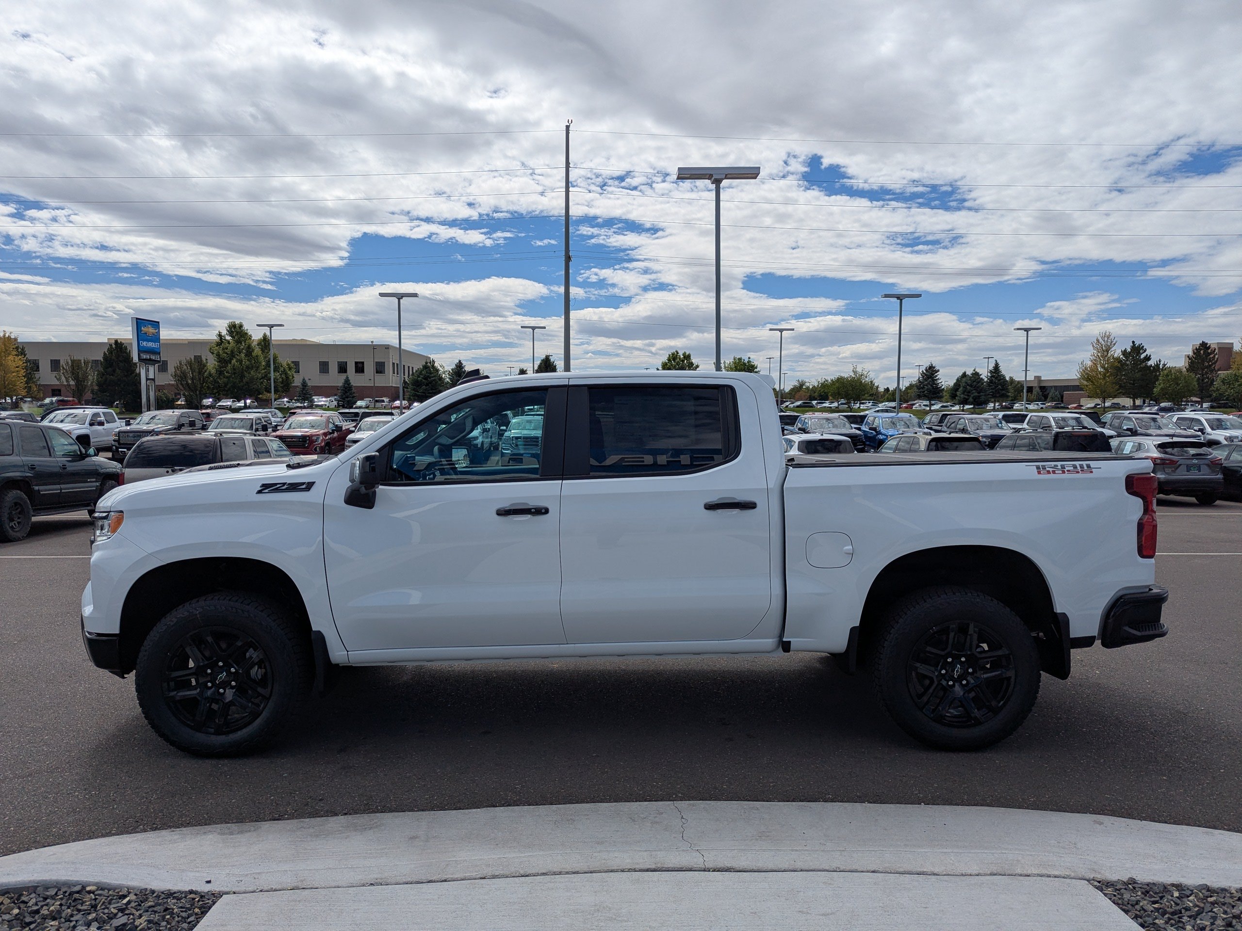 2026 Chevrolet Silverado 1500 LT Trail Boss - Photo 8