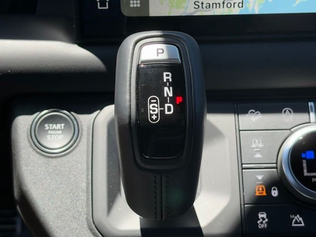Certified Used 2025 Black Land Rover V8 image 31