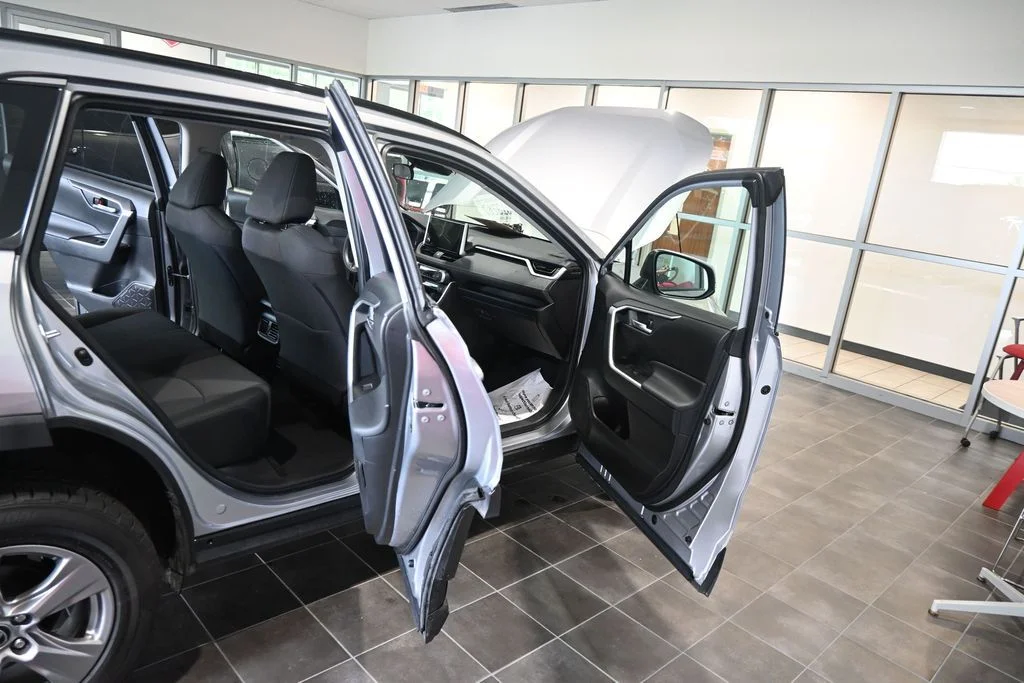 Used 2023 Silver Toyota XLE image 21