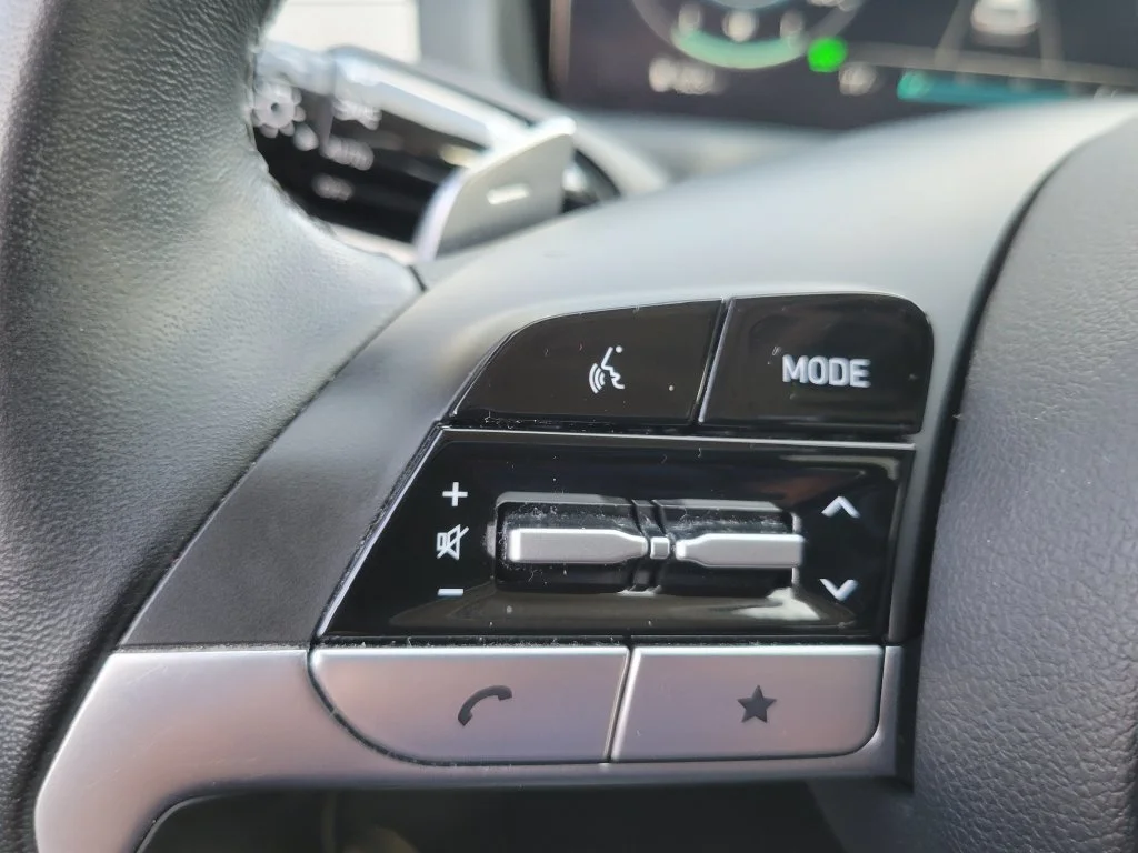 Used 2024 Blue Hyundai SEL Convenience image 9