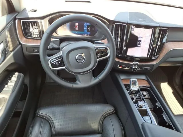 Used 2024 Gray Volvo Ultimate image 18