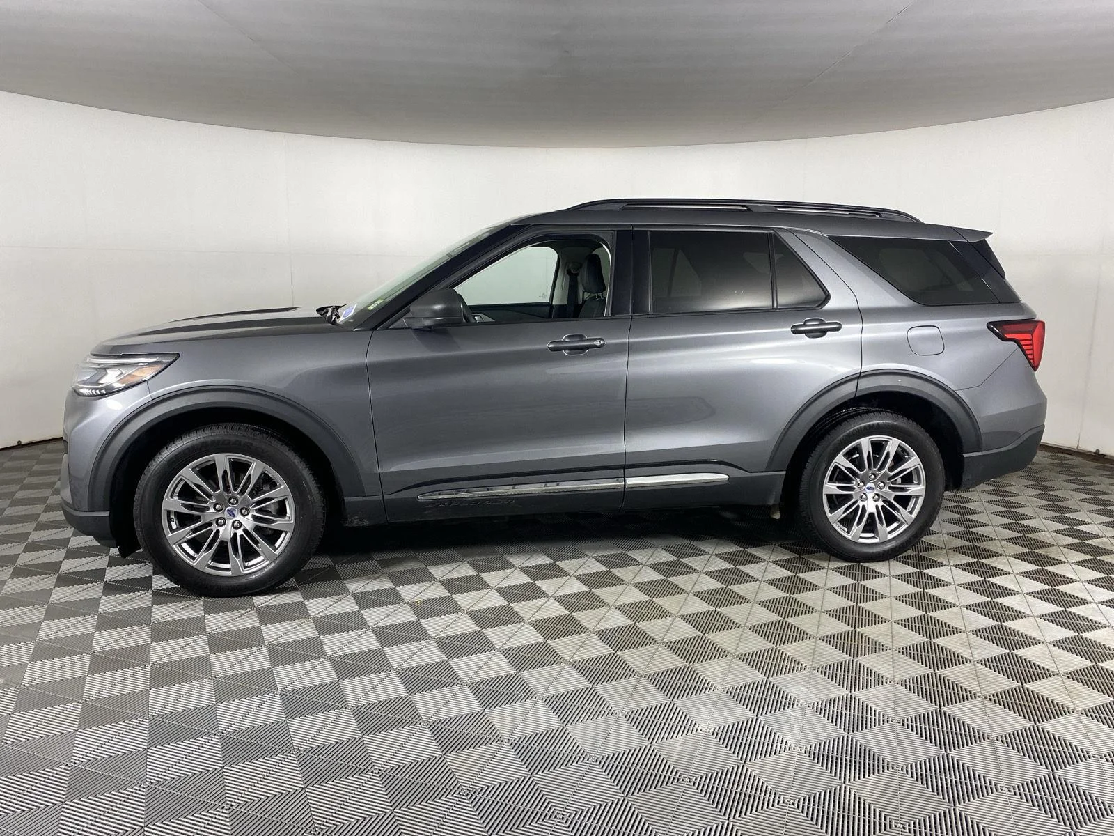 Used 2025 Carbonized Gray Ford Active image 4