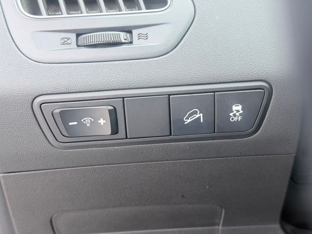 Used 2015 Gray Hyundai SE image 19