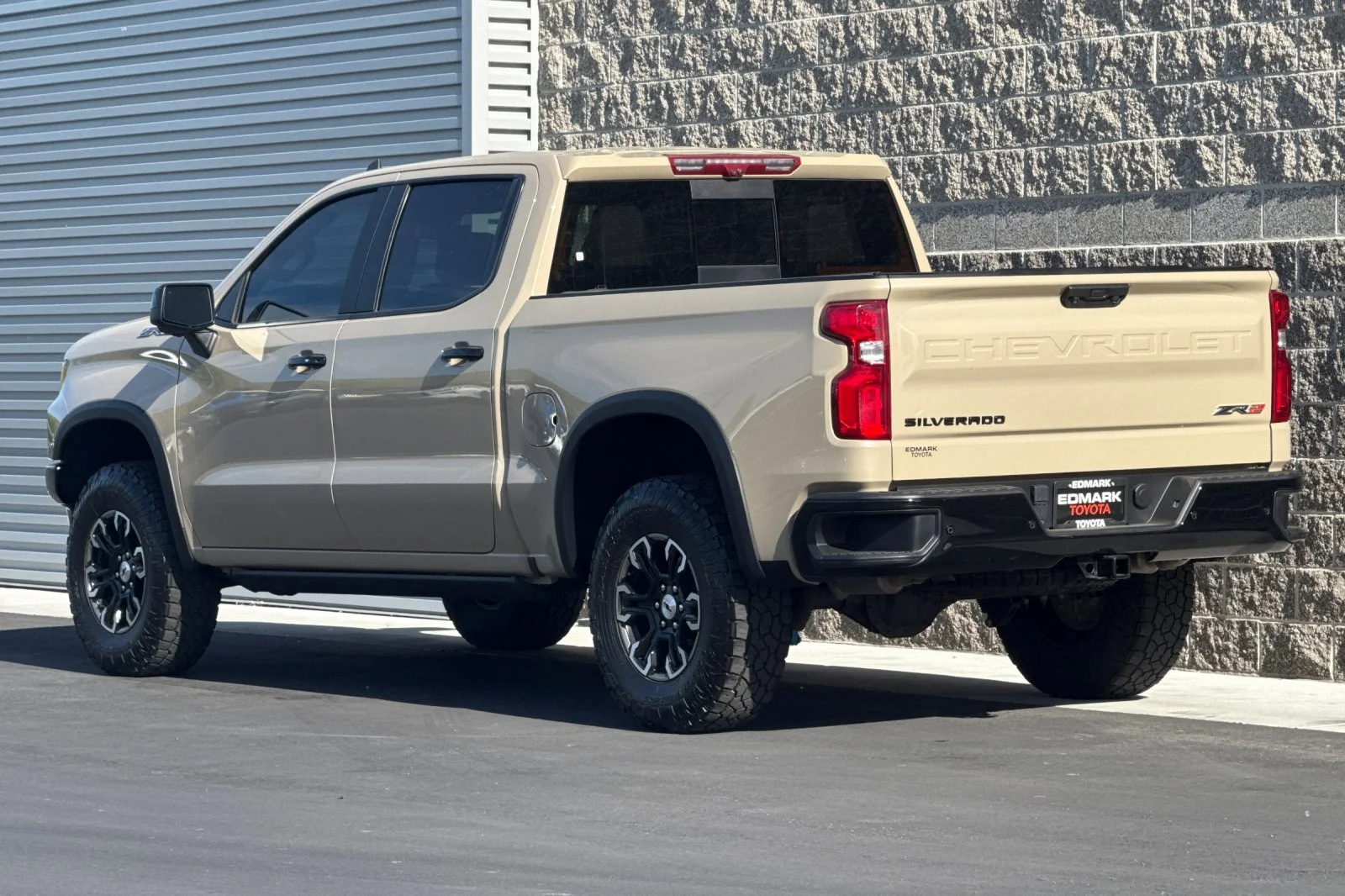 Used 2023 Sand Dune Metallic Chevrolet ZR2 image 5