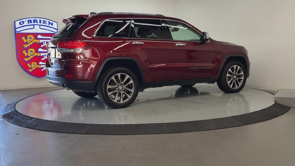 Used 2018 Velvet Jeep Limited image 4