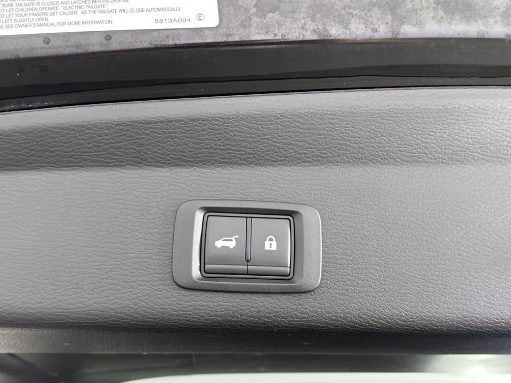 Used 2024 Labrador Black Pearl Mitsubishi SE image 26