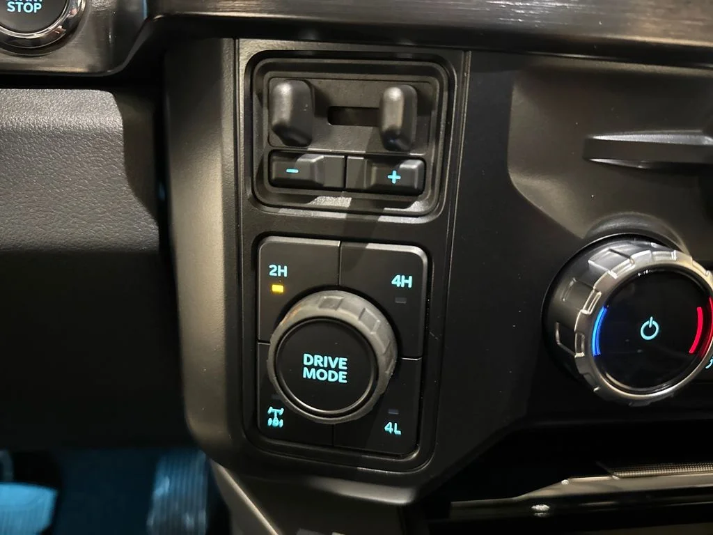 New 2026 Gray Ford Lariat image 34