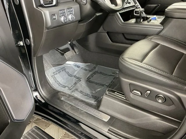 Used 2025 Black GMC Denali image 19