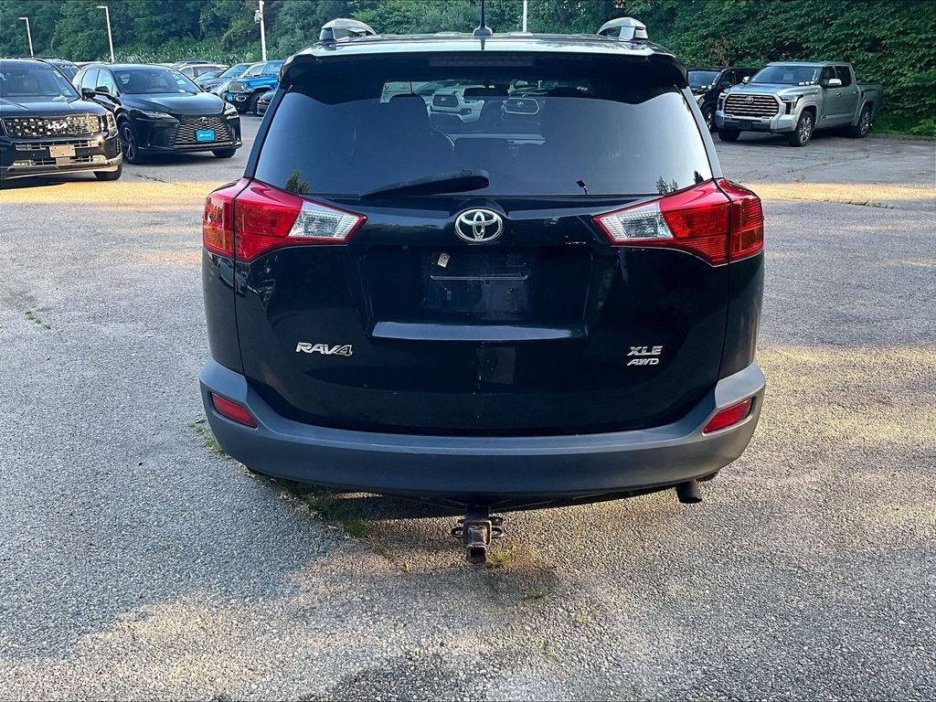 Used 2015 Black Toyota XLE image 10