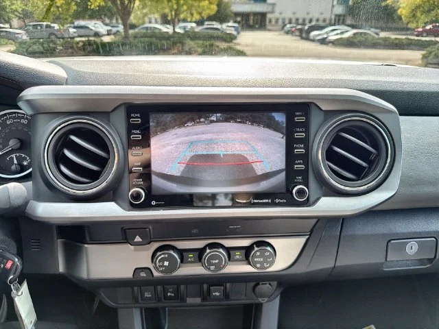Used 2020 White Toyota SR5 image 17
