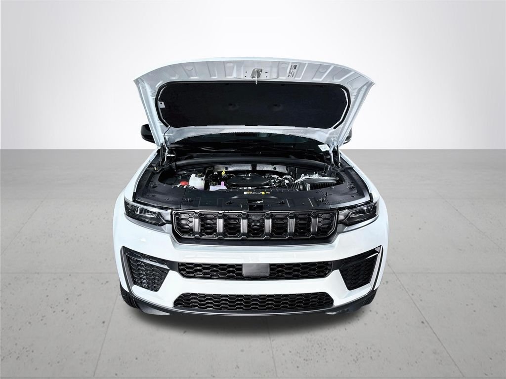 New 2027 Bright White Clear-Coat Paint Jeep Altitude image 22