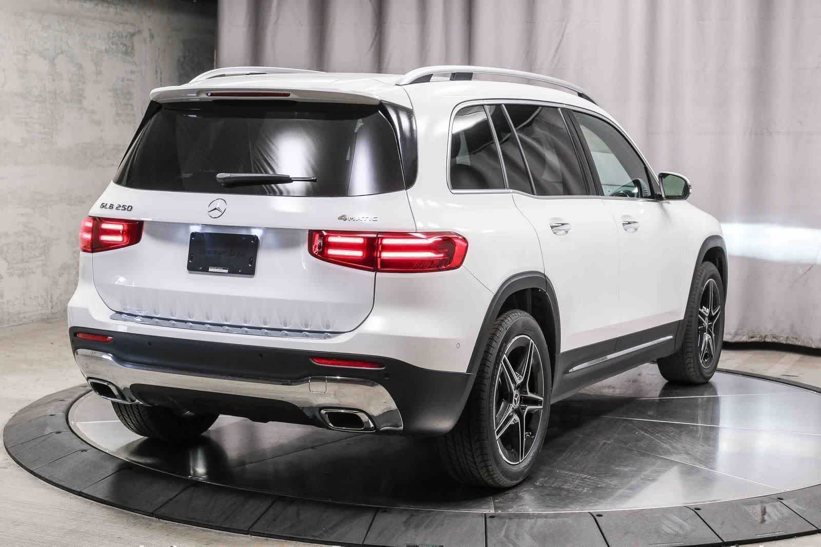 New 2026 Polar White Mercedes-Benz GLB 250 image 45