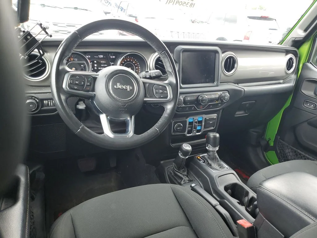 Used 2018 Green Jeep Unlimited Sahara image 8