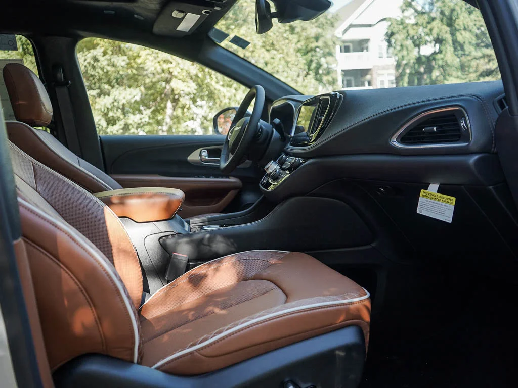 2026 Chrysler Pacifica Pinnacle - Photo 10