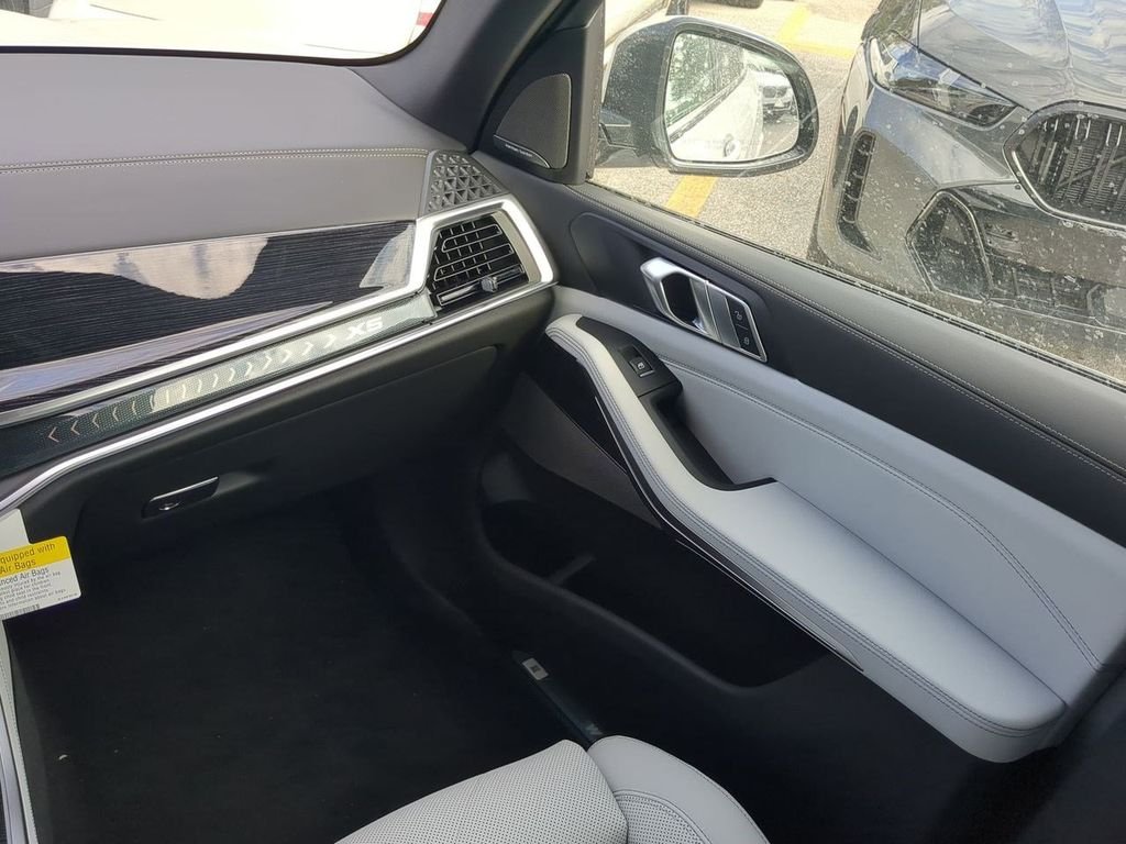 New 2026 Alpine White BMW xDrive40i image 17