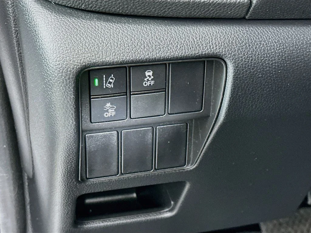 Used 2019  Honda EX image 11