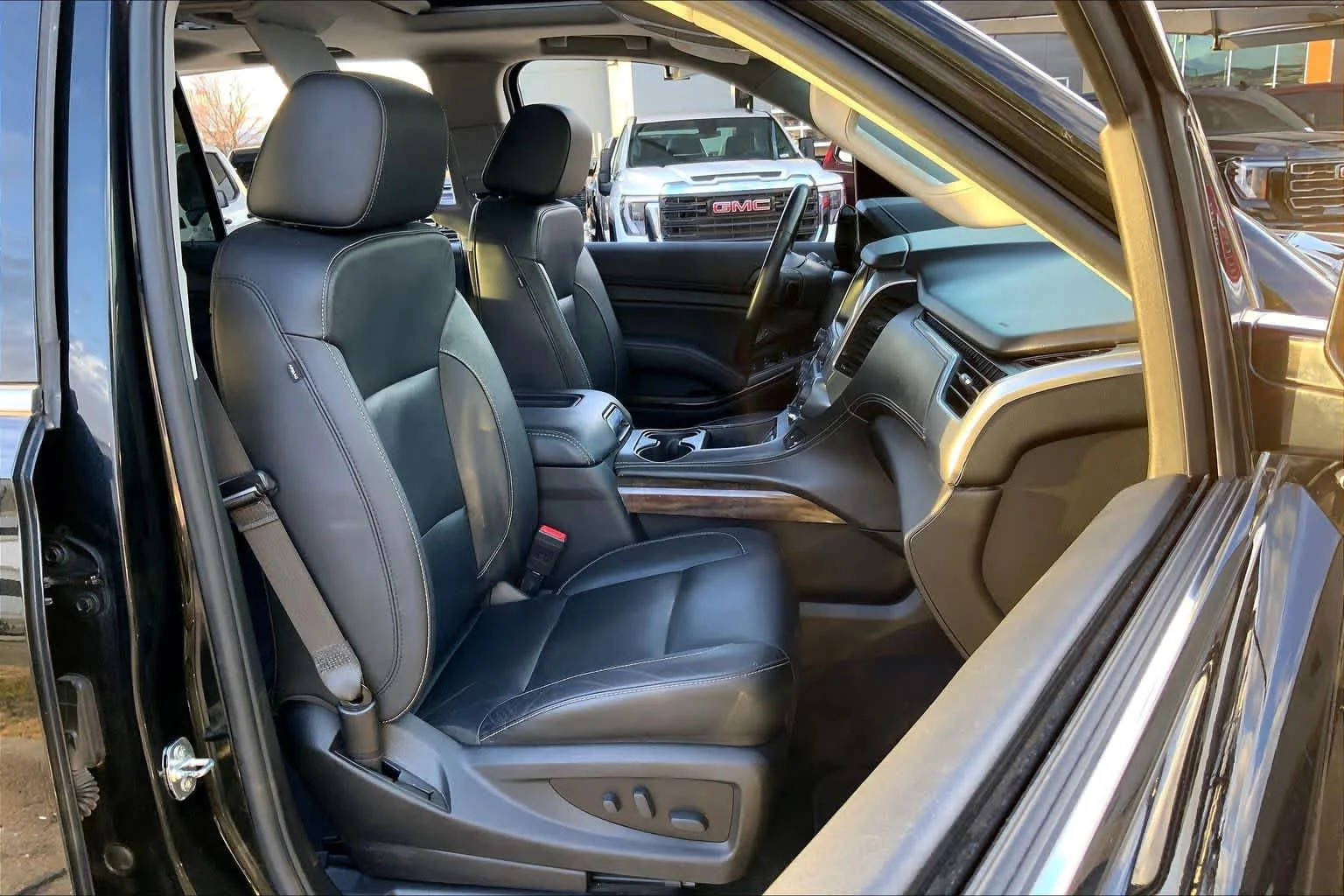 Used 2020 BLACK Chevrolet LT image 9