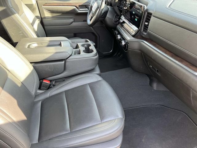 Used 2025 White GMC SLT image 21