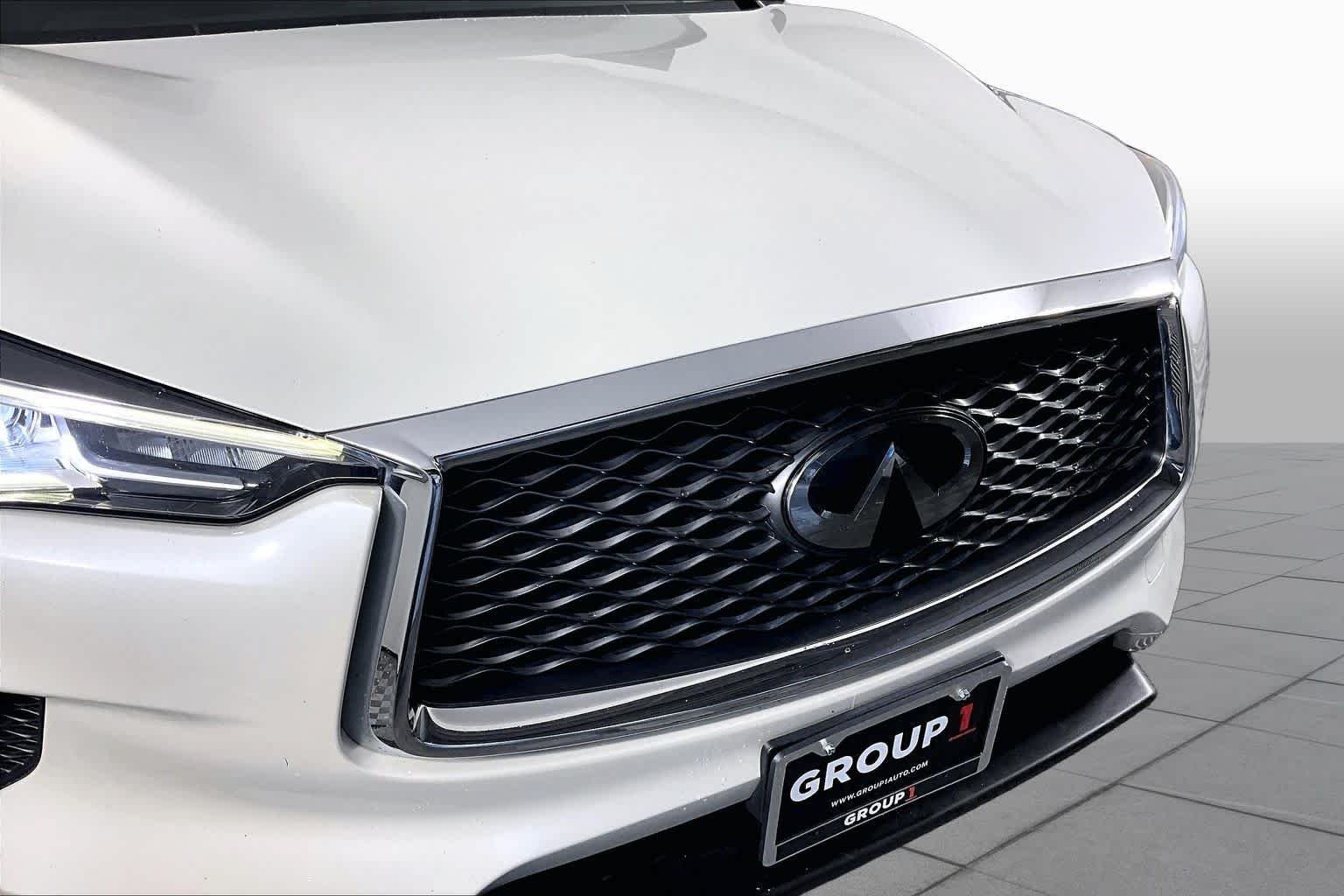 Used 2020 Majestic White INFINITI LUXE image 28