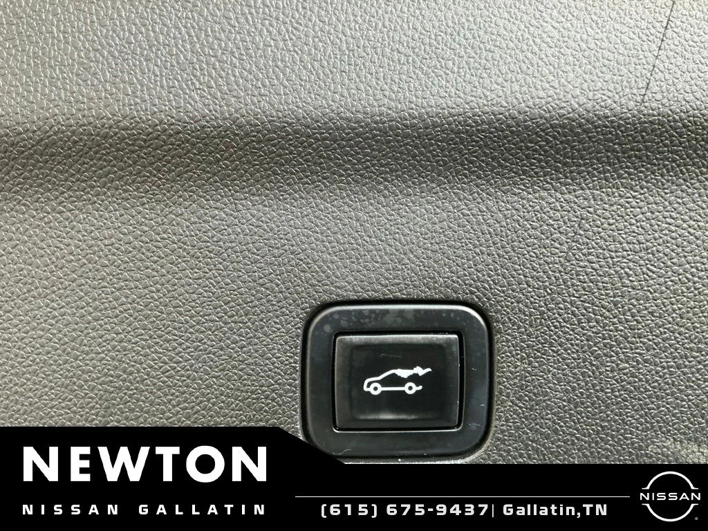 Used 2021 Onyx Black GMC SLT image 24