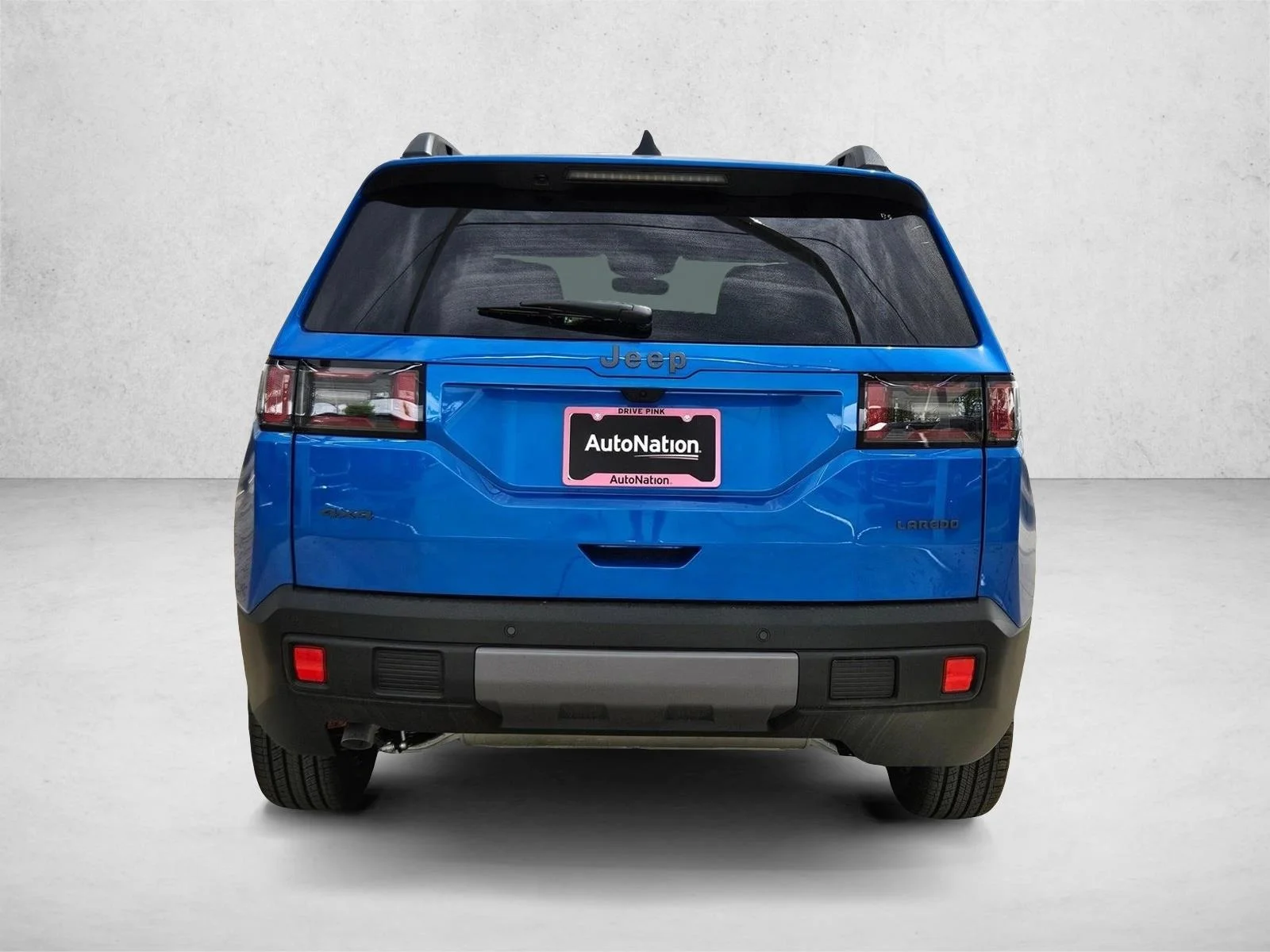 New 2026 Hydro Blue Pearl-Coat Exterior Paint Jeep Laredo image 8
