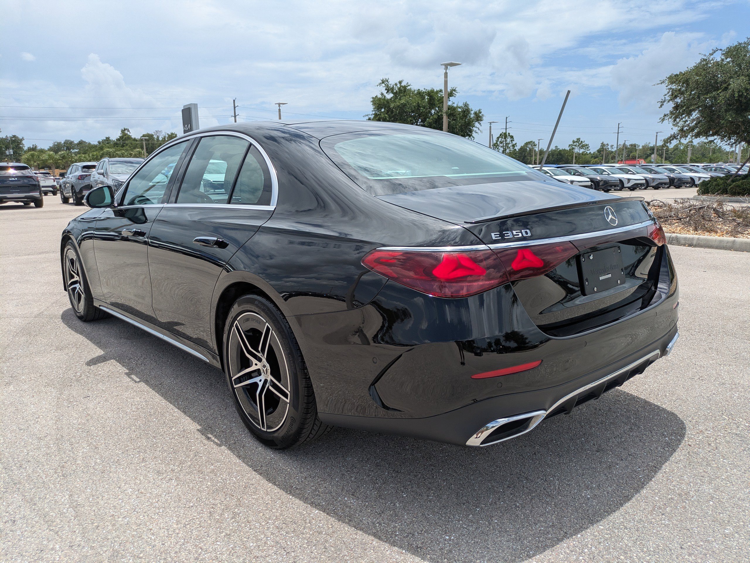 Used 2025 Obsidian Black Metallic Mercedes-Benz E 350 image 6