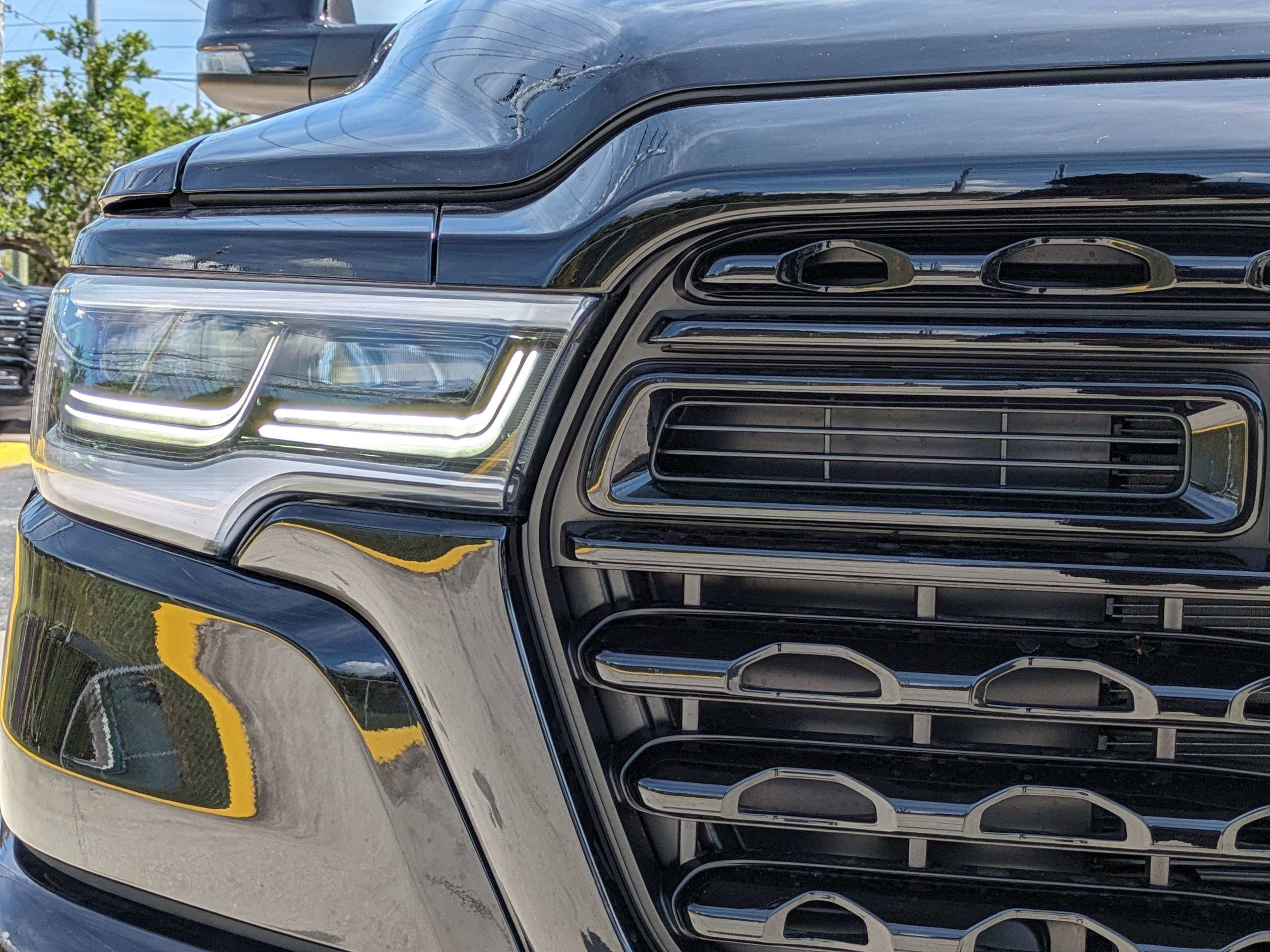 New 2026 Diamond Black Crystal Pearl-Coat Exterior Paint RAM Limited image 9