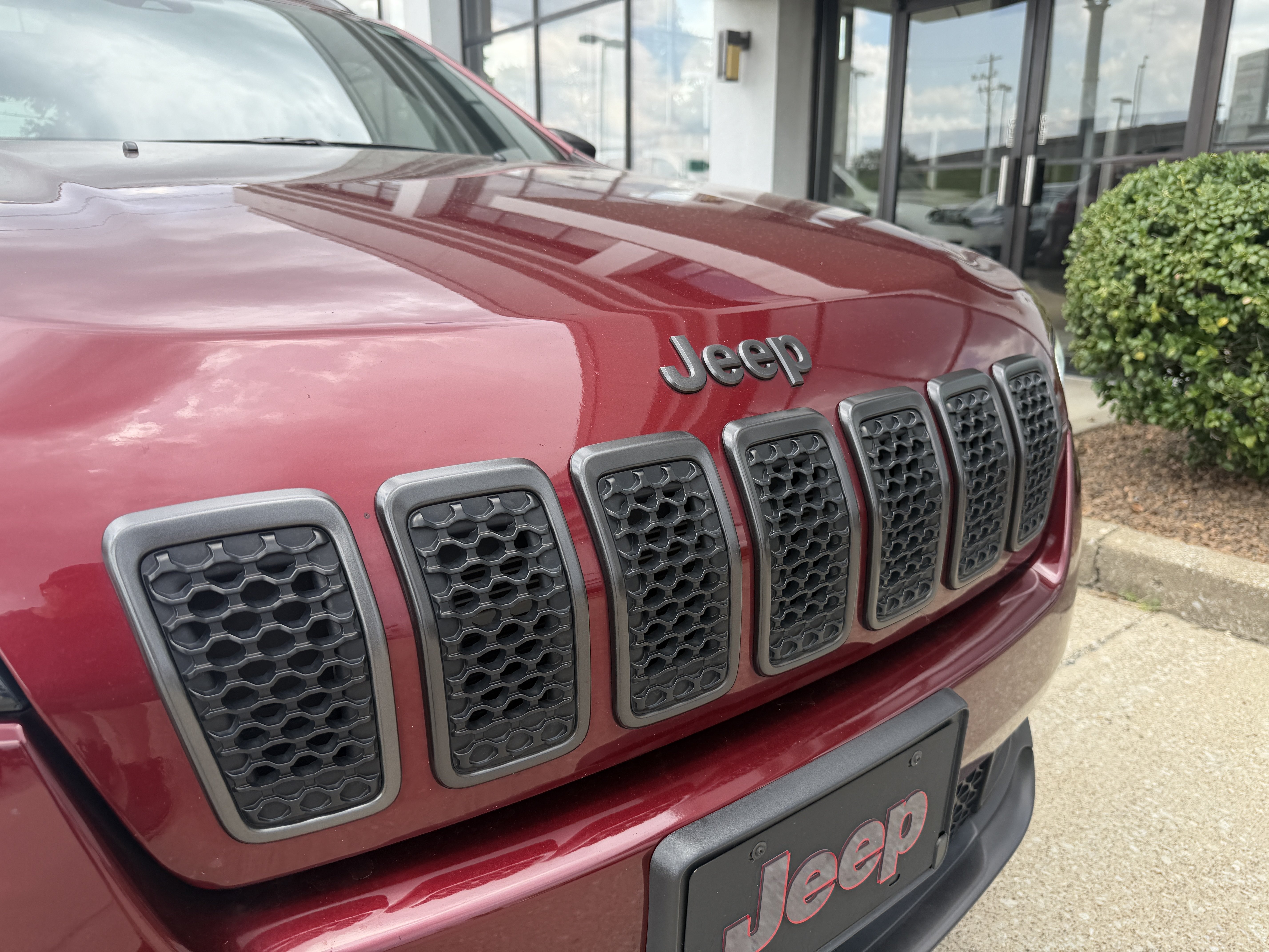 Used 2021 Velvet Red Pearlcoat Jeep 80th Anniversary image 24
