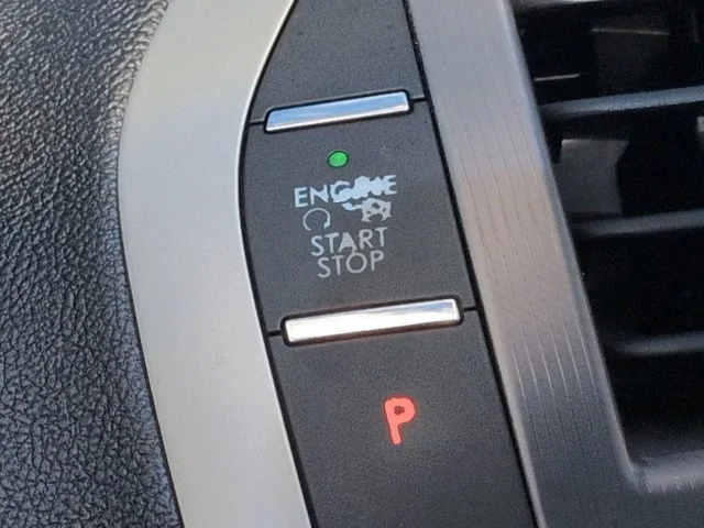Used 2019 Red Lincoln Reserve image 27