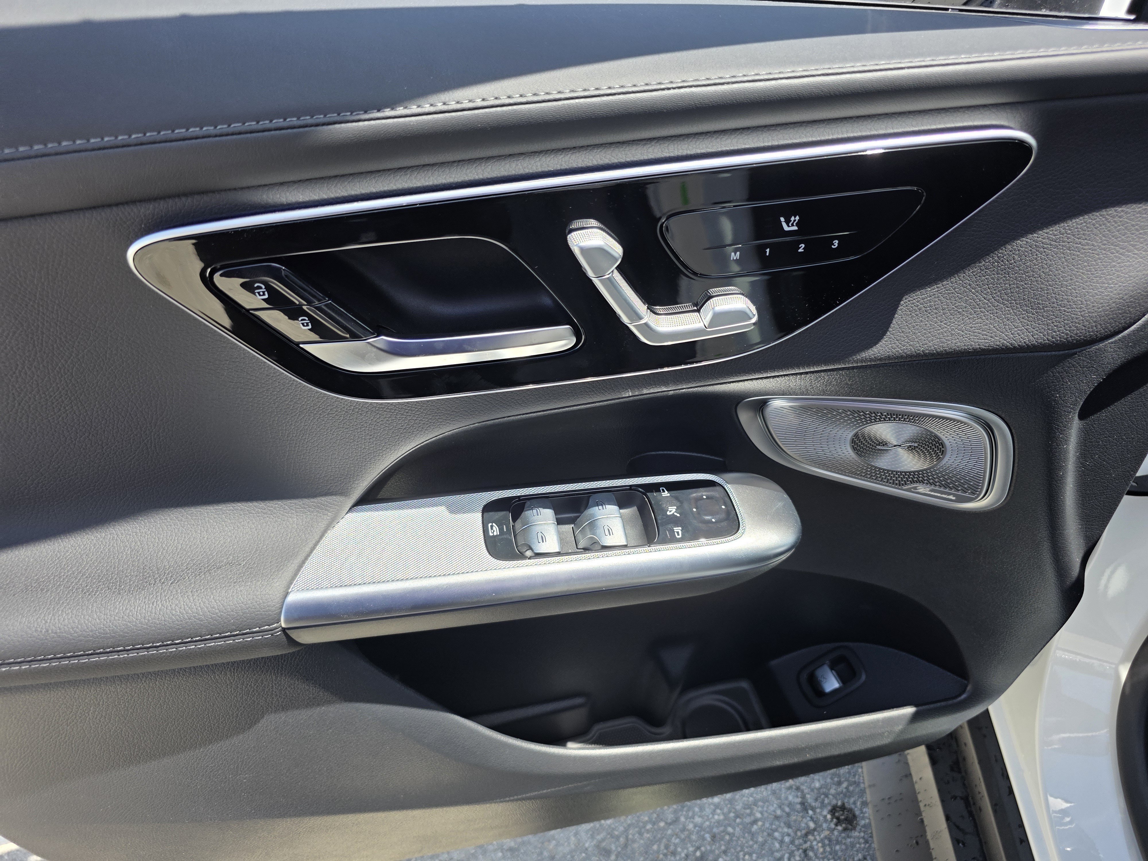 New 2026 Polar White Mercedes-Benz GLC 300 image 46