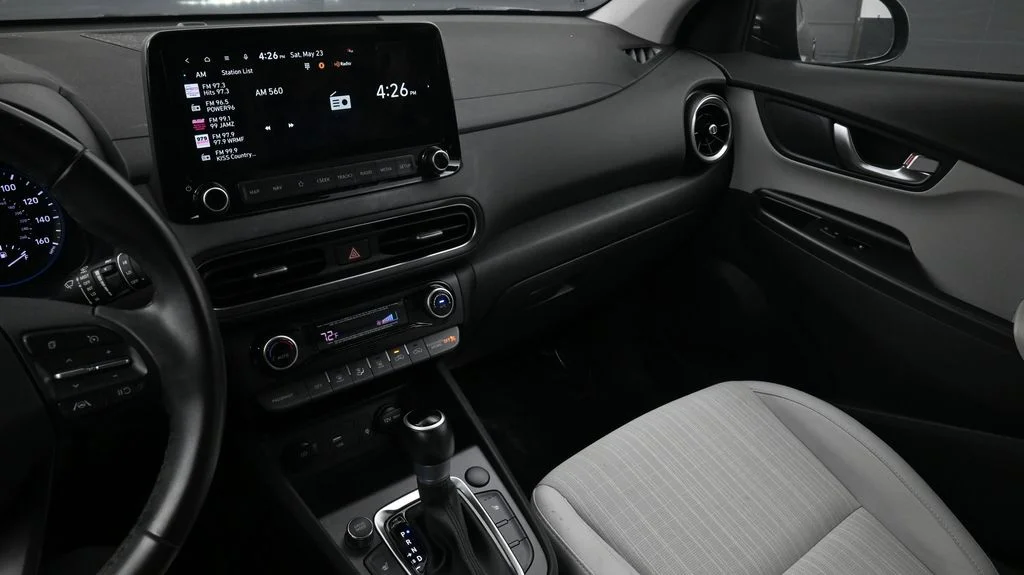 Used 2023 Black Hyundai SEL image 8