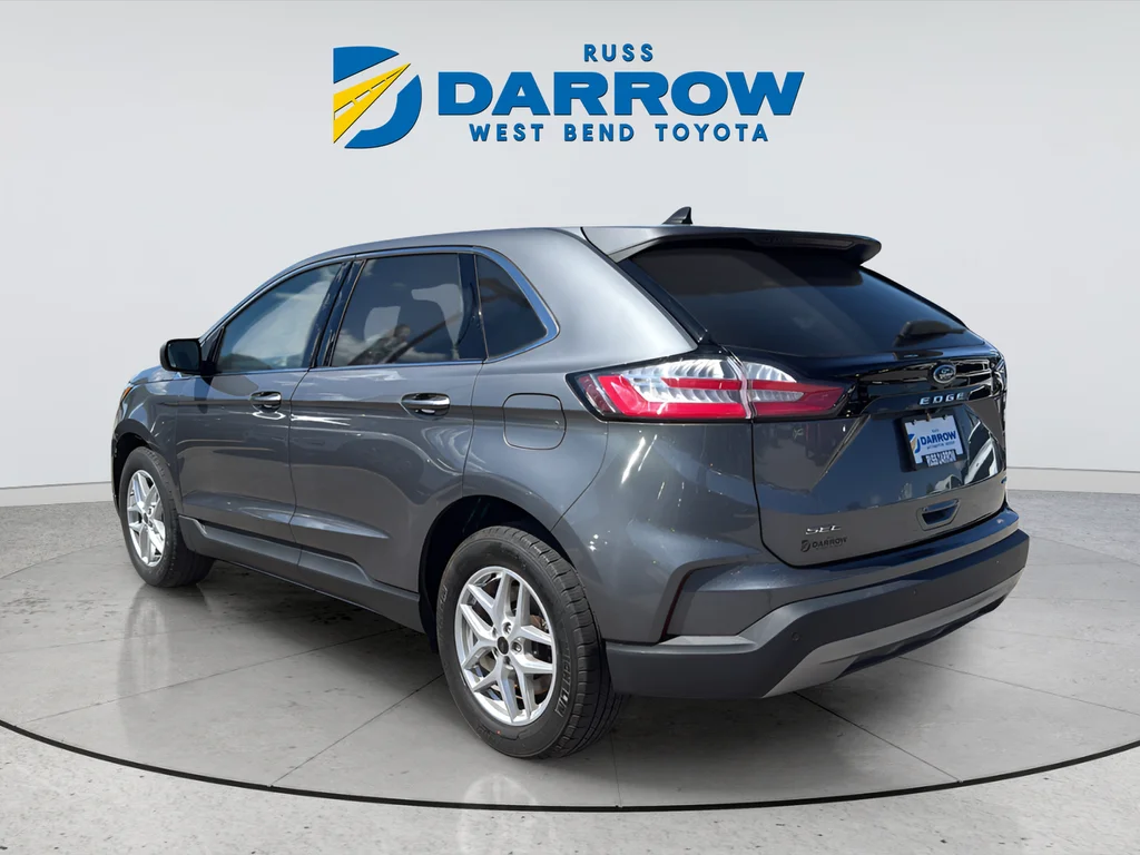 Used 2024 Gray Ford SEL image 3